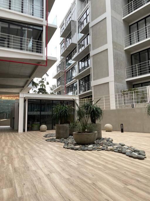 Moderno Apto Shift Zona 16, Cerca De Embajada Eeuu Y Explanada Cayala Guatemala City ภายนอก รูปภาพ